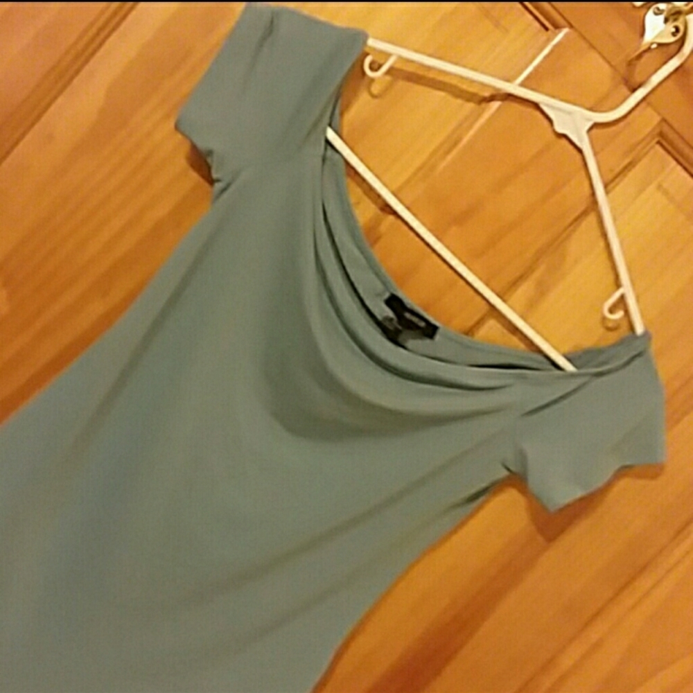 Forever 21 Bodysuit short sleeve green with snaps in between the legs - Picture 2 of 4